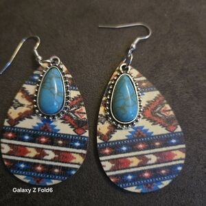 ❤️3/$15 Bohemian Blue Teardrop Earrings